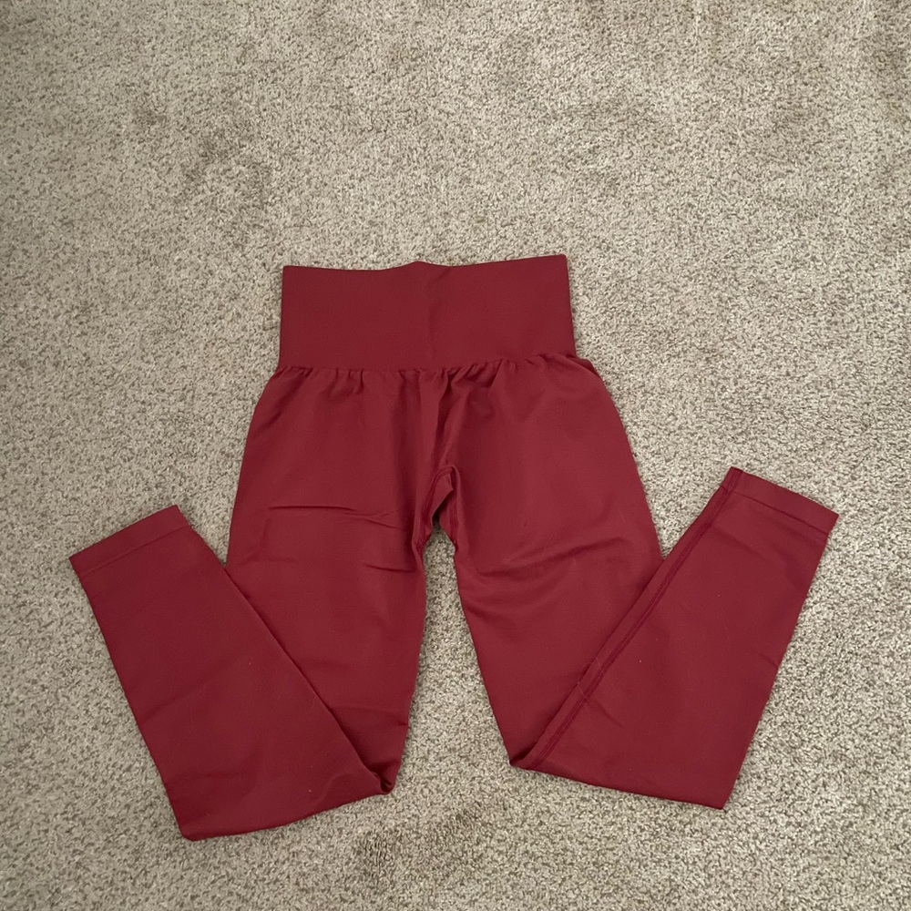 NVGTN Women's Red High-Waisted Leggings